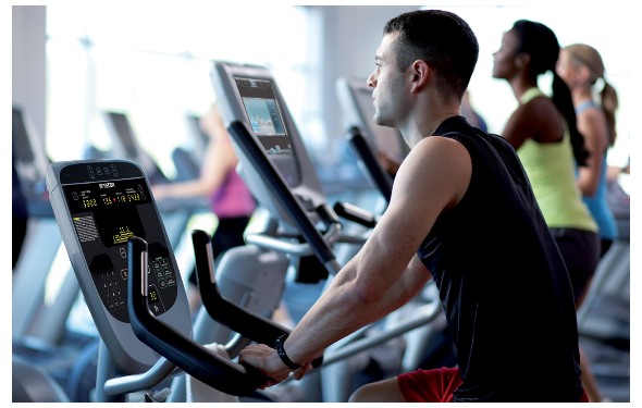 12 preset programs and a fitness test help ensure consistent progress towards your goals