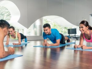 performing calisthenics plank