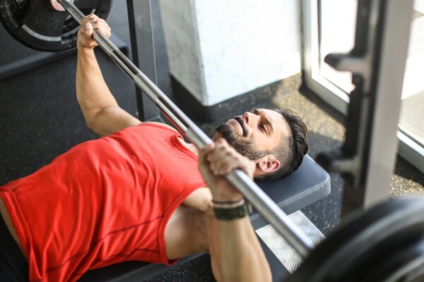 close grip bench press