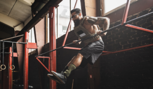 man doing muscle up