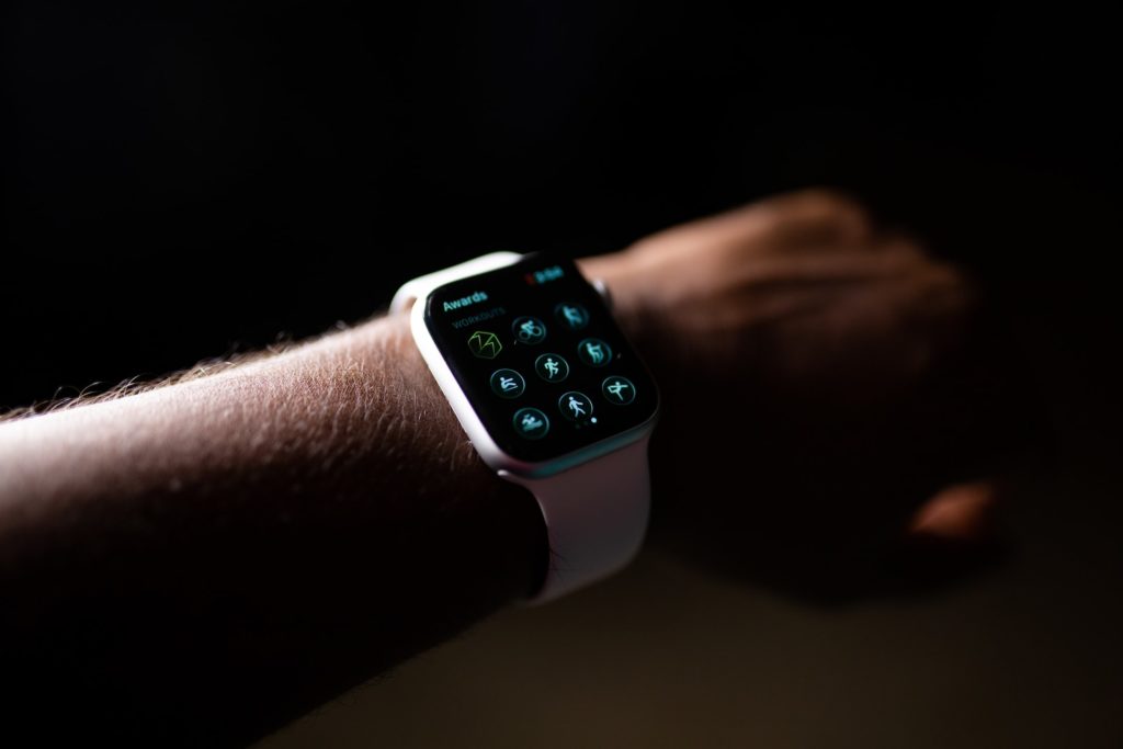 apple watch fitness tracker comparison image