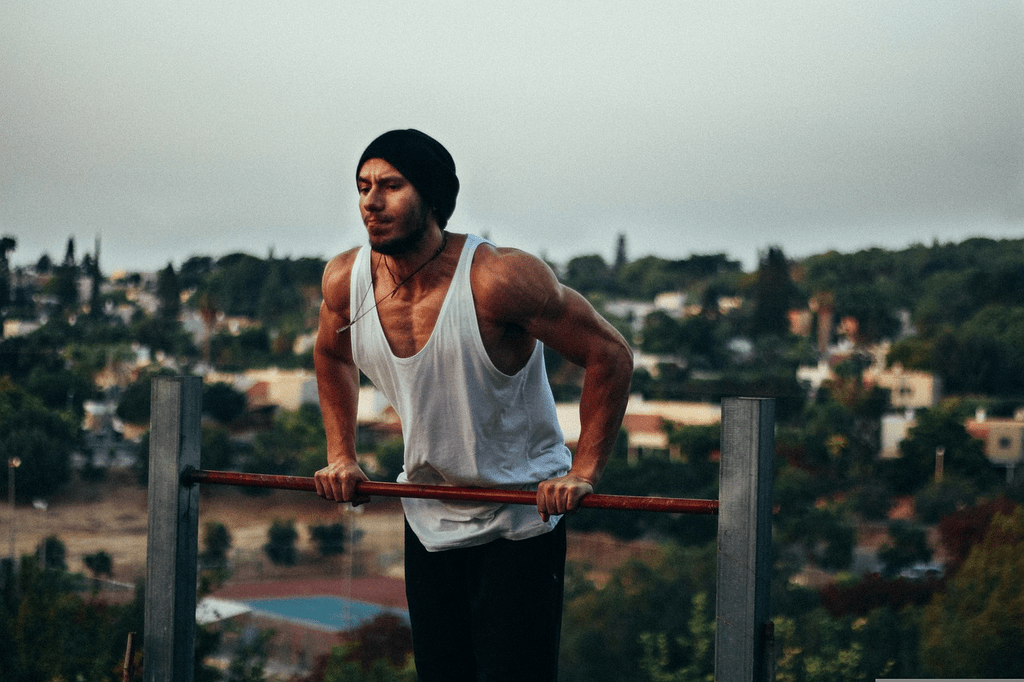 Muscle-up variation outside in nature